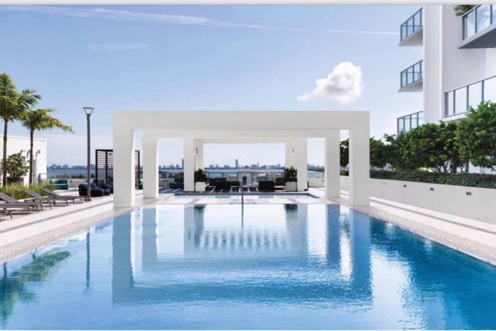 Sleek 2Bd 2Ba Condo In Miami Design District Exterior photo