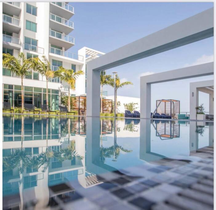 Sleek 2Bd 2Ba Condo In Miami Design District Exterior photo